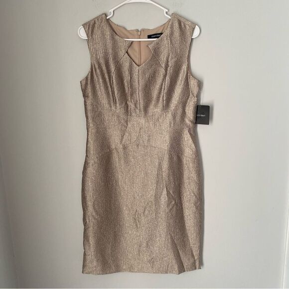 Ellen Tracy Women’s Mini Crinkle Gold Sweetheart Neck Sleeveless Sheath Dress 6 - Picture 1 of 4